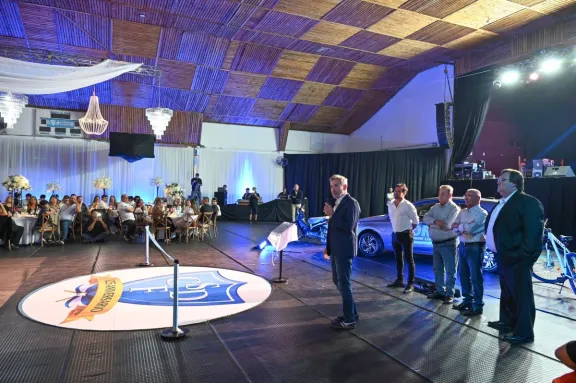 Frigerio participó del 125° aniversario del Club Social y Deportivo Federación y destacó el rol social y la trayectoria en la ciudad