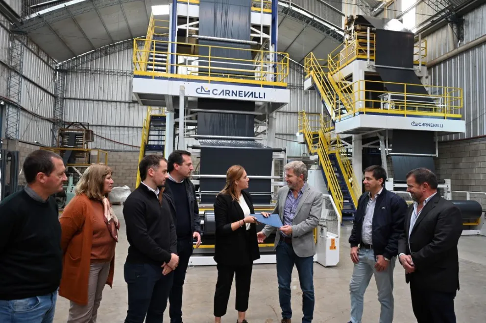 Frigerio entregó el respaldo de la provincia para una inversión productiva de 300.000 dólares en Larroque