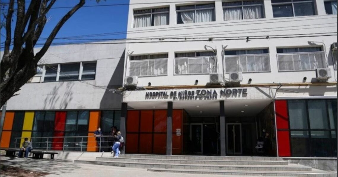 Internaron a un bebé de 2 años por consumo de cocaína: la mamá acusó al padre de drogarlo para “calmarlo”