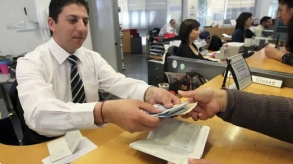 Paritarias de bancarios: acordaron un aumento salarial del 2,6% para abril y en el año acumulan 12,3%