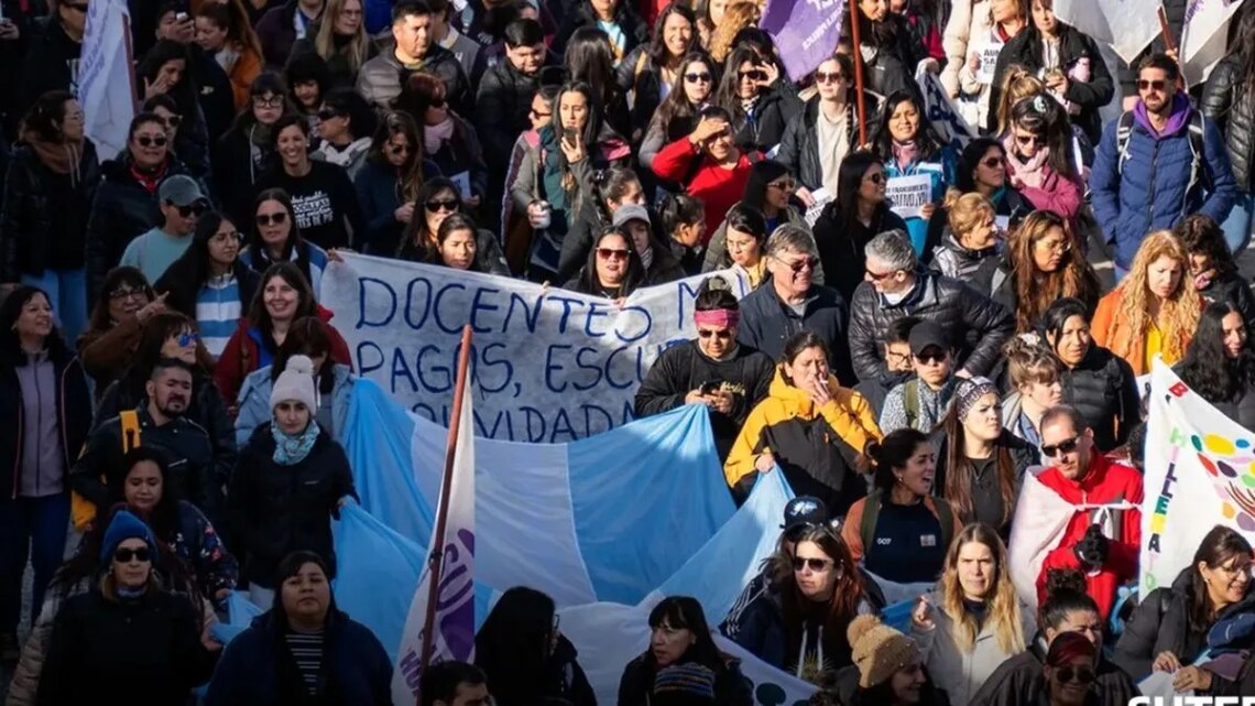 Conflictos docentes: Río Negro, Santa Cruz y Tierra del Fuego al borde de una crisis salarial