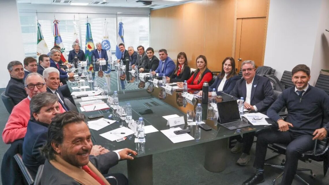 Gobernadores dudan de eliminar las PASO y ponen en jaque el futuro de la reforma electoral