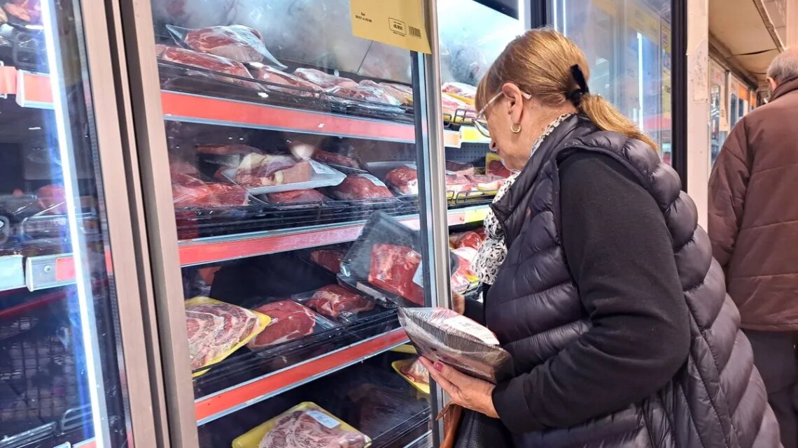 La confianza del consumidor se desplomó casi 6% en marzo