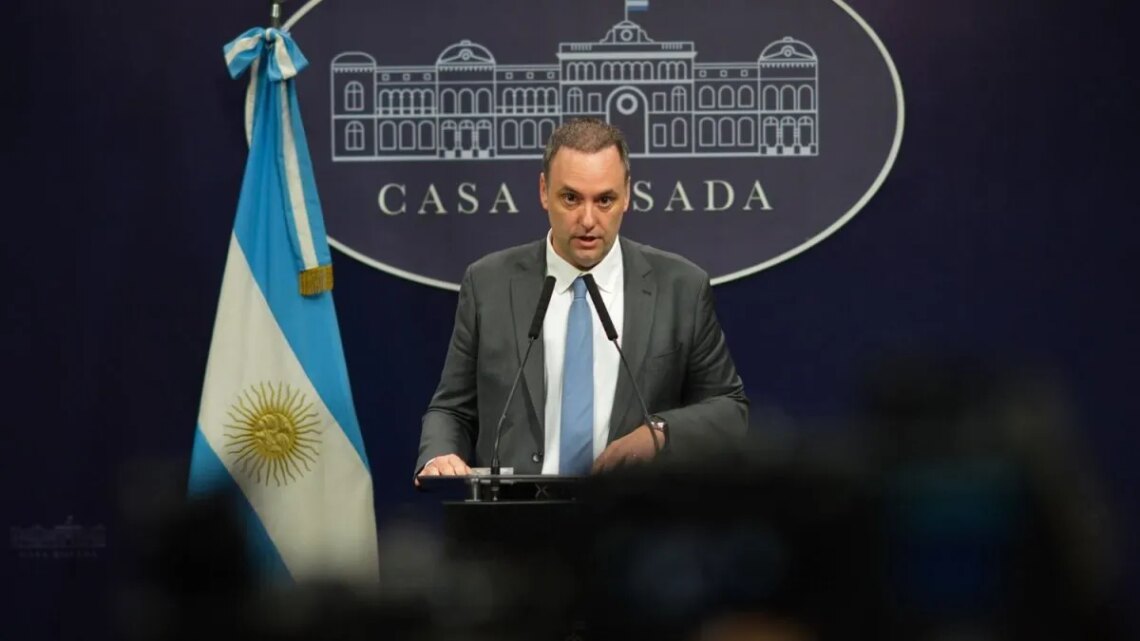 Manuel Adorni va a Diputados: entre la presión del frente judicial y la oposición que prepara una sesión áspera