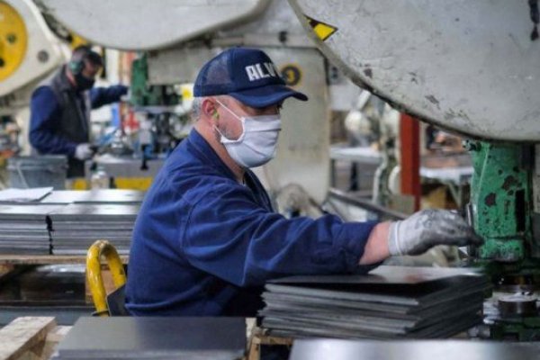 Alerta en pymes: casi la mitad evalúa reducir personal