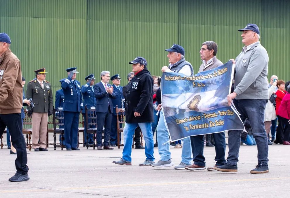 El gobierno provincial acompañó el 44° aniversario del Bautismo de Fuego de la Fuerza Aérea