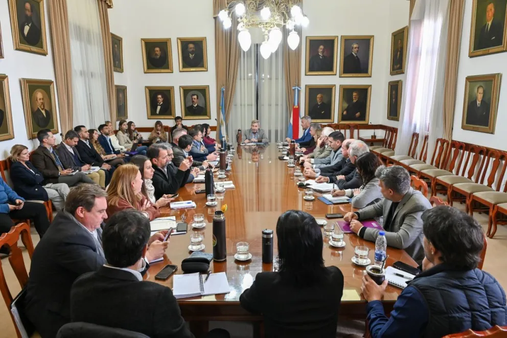 Gabinete provincial: Educación y gestiones internacionales centraron la agenda de Frigerio
