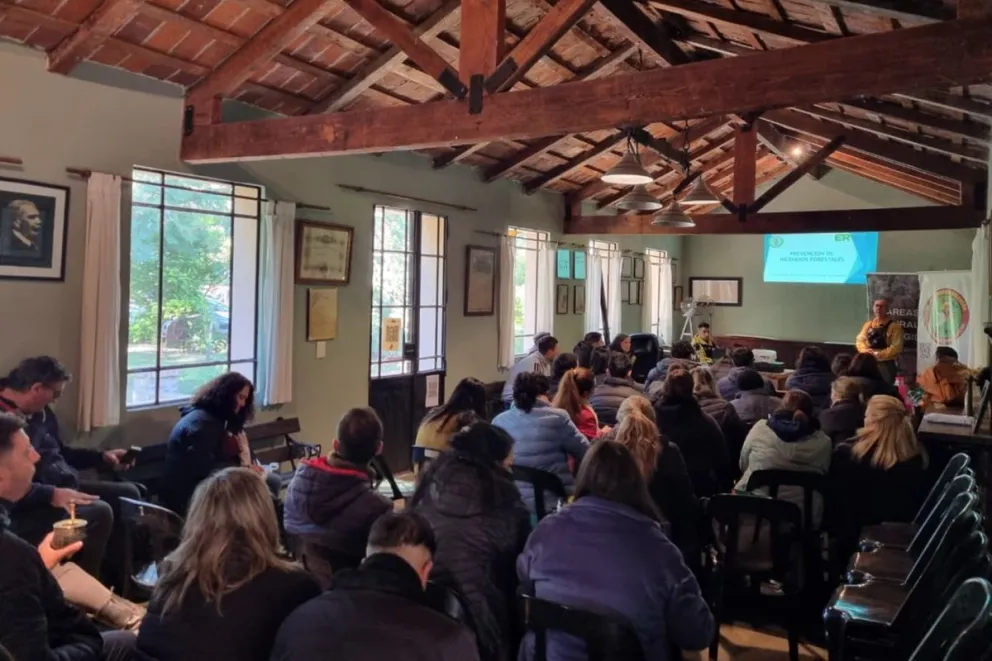 Capacitan a docentes entrerrianos en conservación y prevención de incendios en áreas protegidas