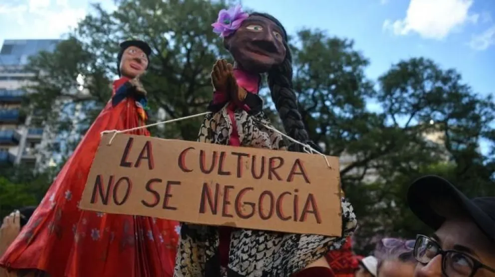 La comunidad teatral entrerriana alertó por la derogación de una ley nacional que protege salas teatrales