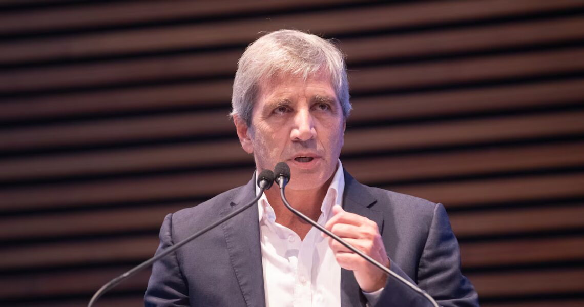 “El mercado no piensa lo mismo”: la explicación del Gobierno sobre el “riesgo kuka” y el factor electoralEl ministro de Economía, Luis Caputo, atribuyó la dificultad para acelerar la baja del riesgo país a un eventual regreso del kirchnerismo en 2027