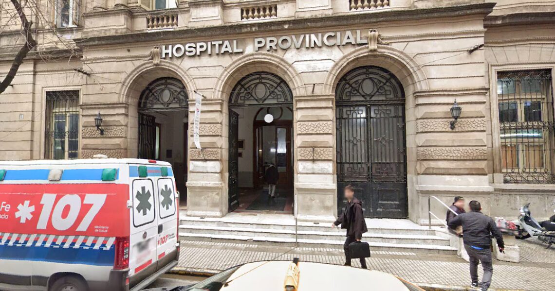 Investigan el incendio de una casa en Villa Amelia: murió una mujer y su esposo fue internado en grave estadoLos servicios de emergencia lograron salvar al hombre de 70 años, pero la víctima fatal ya se encontraba sin vida. Analizan si se habría tratado de la explosión de una garrafa