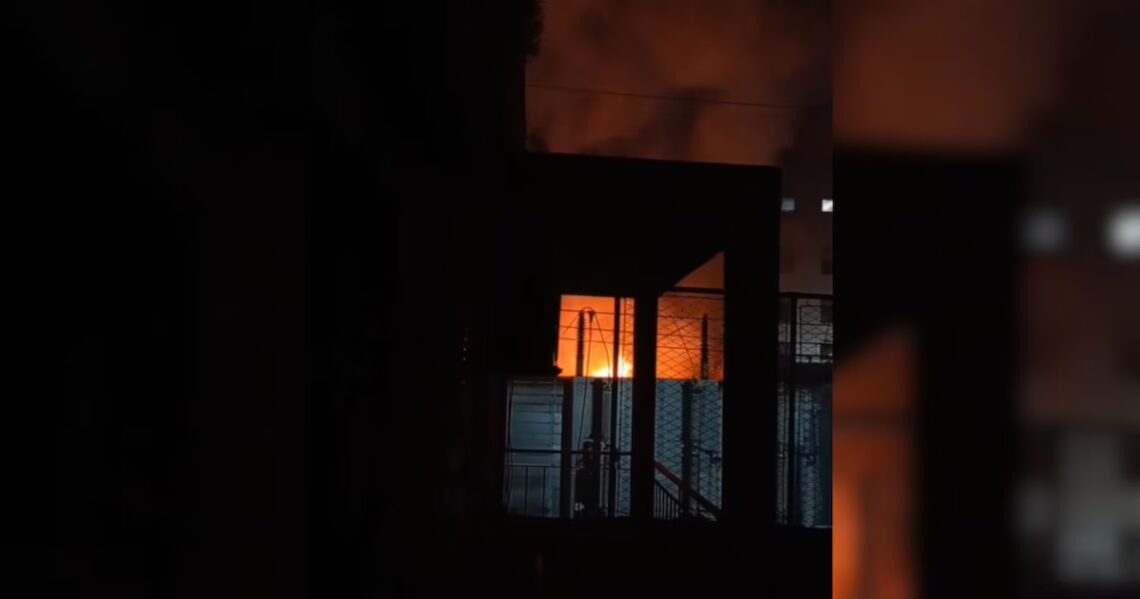 Un incendio en una subestación de Edesur generó un apagón en CABA: hubo 100 mil usuarios sin luzEl incendio se produjo en una subestación de Parque Centenario y provocó un corte de energía eléctrica en barrios de la Ciudad de Buenos Aires. Ahora hay casi 25 mil viviendas sin suministro
