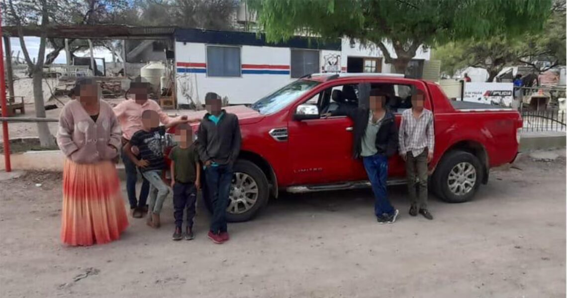 El drama de las nenas gitanas vendidas como esclavas en ArgentinaEl caso de una menor embarazada por su primo en San Juan en un matrimonio forzado y obligada a vender medias en la calle revela otros hechos idénticos a lo largo del país. Los testimonios y los documentos de la Justicia