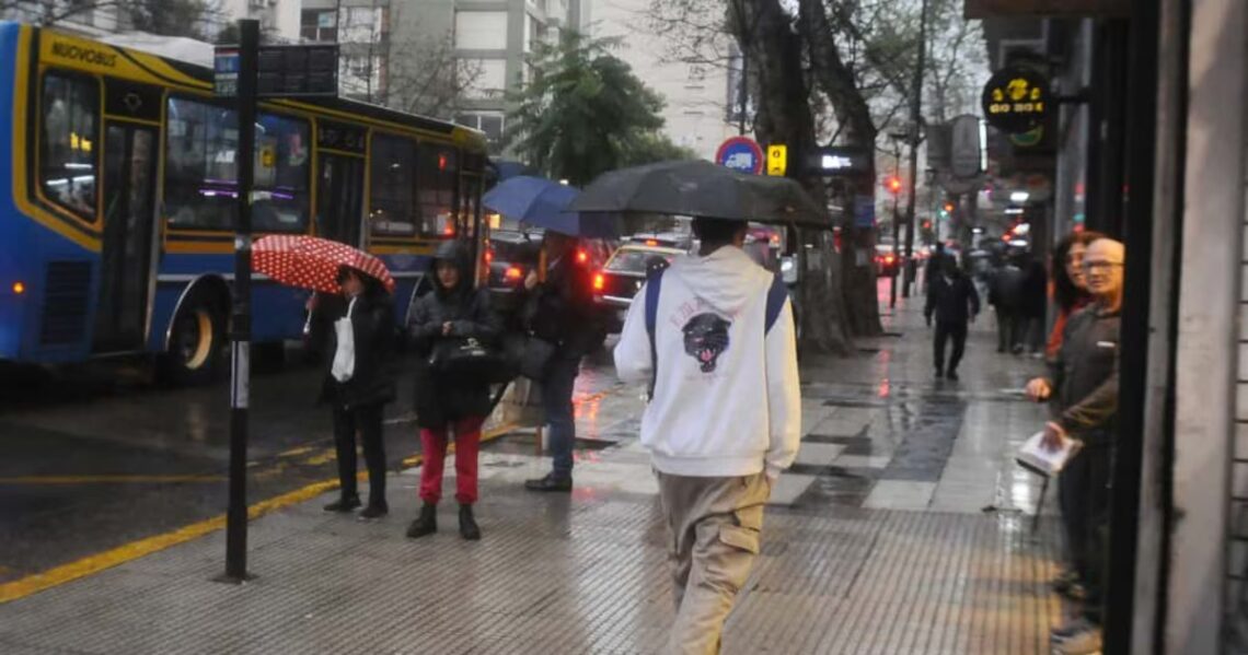 Del frío a la ciclogénesis: cómo estará el tiempo en el AMBA esta semanaLa segunda mitad de la semana estará marcada por vientos extremos, tormentas y lluvias abundantes que afectarían algunas zonas de la provincia durante al menos 72 horas