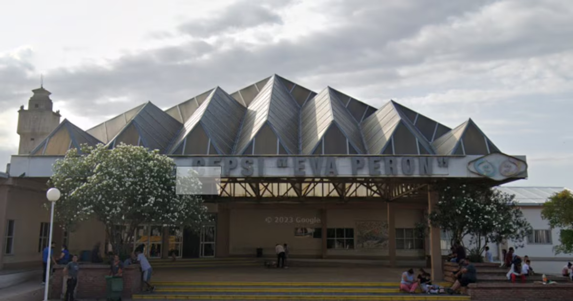 Una nena de 12 años quedó embarazada tras ser abusada sexualmente en Santiago del Estero: el agresor está prófugoLos familiares de la víctima sospechan que la menor habría sido víctima de abusos por un tiempo prolongado. Previamente, su abuela había pedido una intervención estatal, pero no fue escuchada