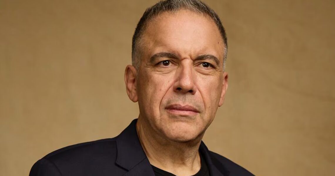Francisco Ramos, vicepresidente regional de Netflix: “Hay un gran compromiso con Argentina, filmamos 3 o 4 títulos a la vez”El referente de contenidos para América Latina dialogó con Infobae, en el marco de la presentación del informe global “Efecto Netflix”. Detalló inversiones, producción y generación de empleo en la industria audiovisual y adelantó los planes para el paísPor Natalia Donato