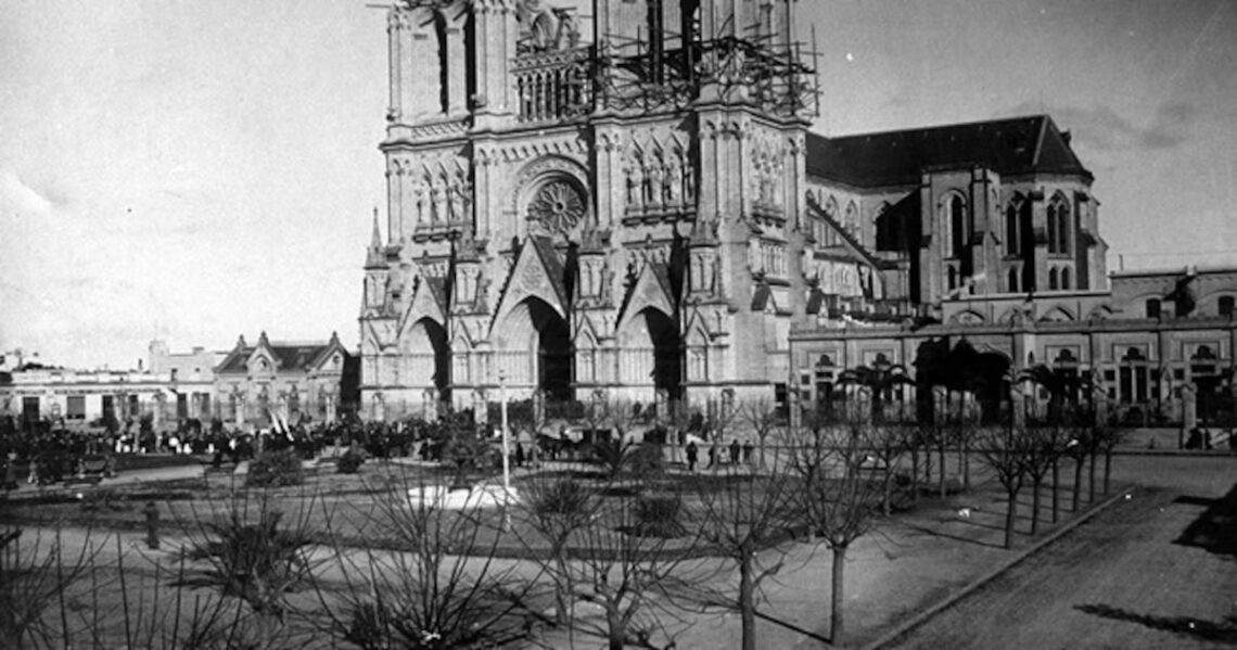 La construcción de la Basílica de Luján: la promesa de un sacerdote en peligro y los secretos que guarda la piedra fundamentalLa obra se inició el 6 de mayo de 1890 y respondió a siglos de peregrinación y a la decisión de levantar un santuario capaz de contener una devoción creciente