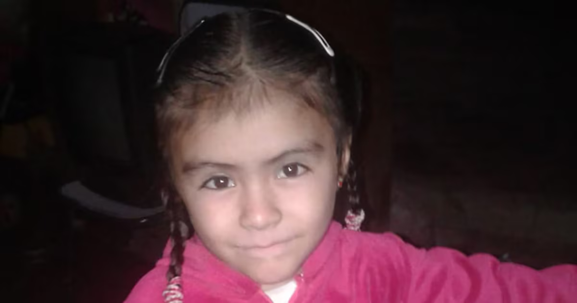 “Por tu culpa me van a meter preso”: el duro relato en Cámara Gesell de la hermana de la nena hallada muerta en Santiago del EsteroLa menor relató cómo fueron los últimos días Florencia Ovejero. Este jueves, la Justicia dictó la prisión preventiva de René Orlando Bulacio, el padre de la víctima