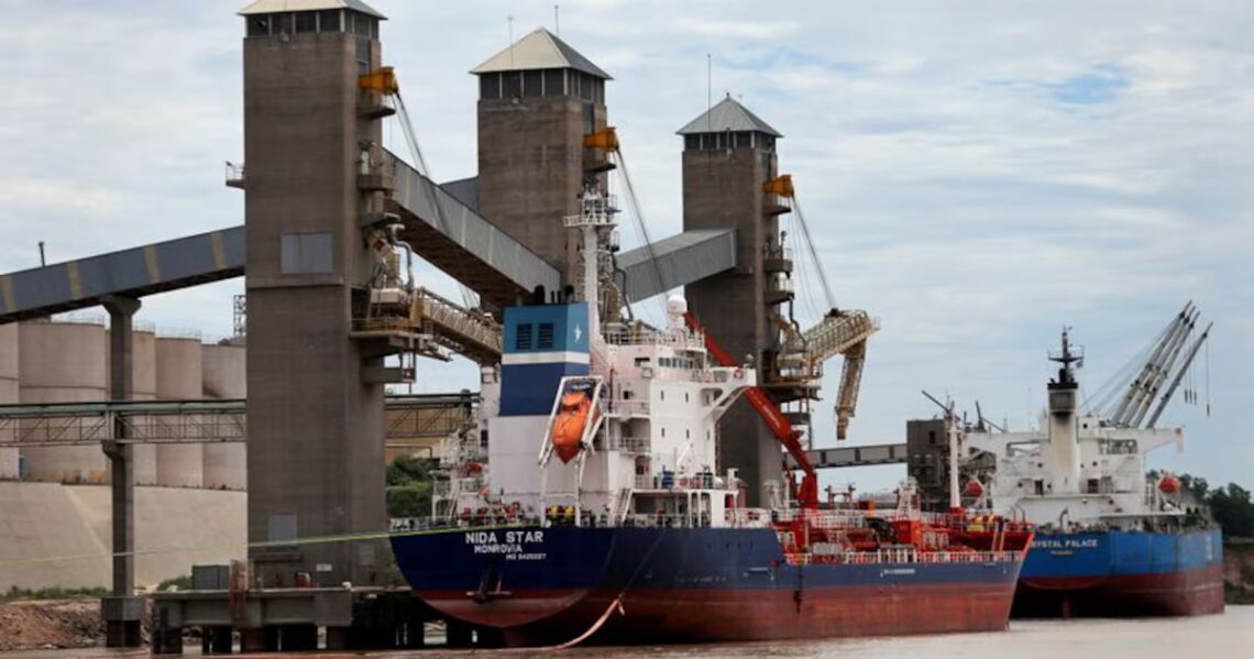 Polémica por el gas importado: exportadores cuestionaron al Gobierno por un fuerte aumento del costo sin previo avisoCiara envió una carta a la Secretaría de Energía tras recibir, pocas horas antes de la subasta de gas, la notificación de un incremento del 47% en el costo de regasificación aplicado por Enarsa. Advierten que la decisión afecta la previsibilidad y reclaman mayor transparencia Por Lola Loustalot