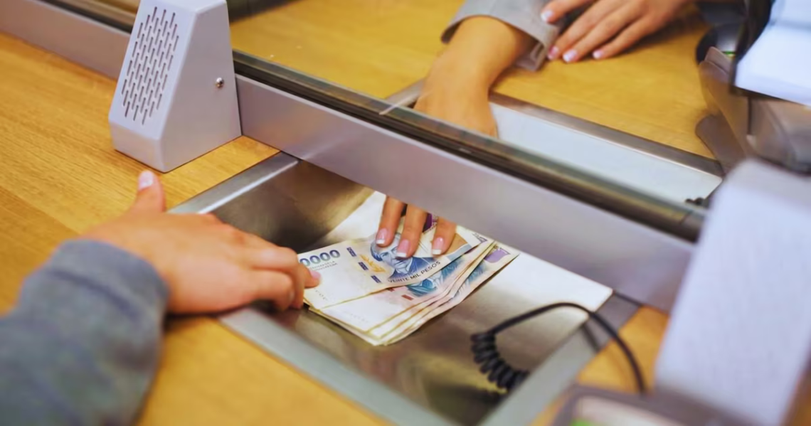 Disparidad en el crédito: caen fuerte las tasas para empresas, pero se mantienen muy altas las líneas a las personasLos bancos tienen fondeo de sobra, pero se mantienen muy cautos por el pico de morosidad que se registró en la primera parte del año. Por ahora privilegian préstamos de corto plazo a compañías de primera línea o con avales firmesPor Pablo  Wende