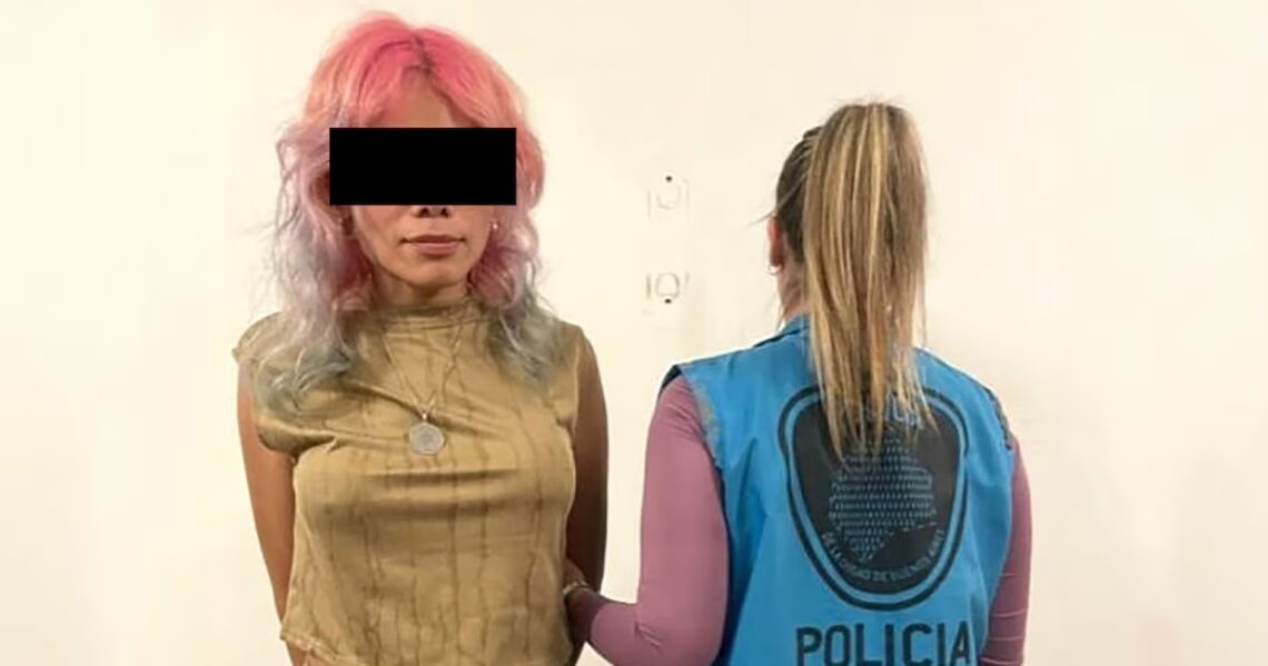 Un crimen que no es tan simple como parece: el misterio de la mujer trans acusada de matar a su ex novio jubilado y quemar su casaLa Justicia porteña que intenta esclarecer la muerte de Pedro Federico Arhancet se enfrenta a un verdadero enigma. El relato en la indagatoria, el cadáver desangrado y qué mostró la cámara de seguridad