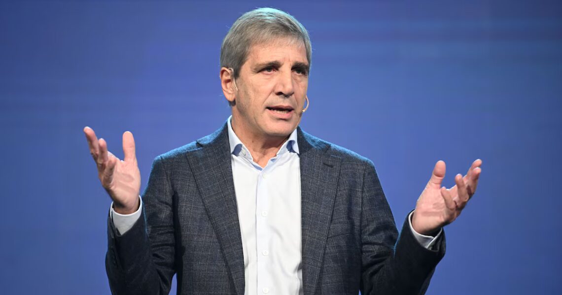 Caputo negó que el caso Adorni afecte la marcha de la economía y aseguró que partir de junio “se vienen los mejores meses”“Nadie va a dejar de invertir por la declaración jurada” del Jefe de Gabinete. dijo el ministro. Además, destacó que la industria y la construcción muestran señales de recuperación y que la inflación se desaceleró en abril