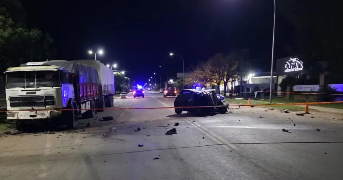 Rutas trágicas en el sudeste de Córdoba: dos automovilistas muertos en choques contra camionesUno de los siniestros ocurrió durante la noche el sábado sobre la ruta provincial N° 12, a la altura de la localidad de Cavanagh. El otro, en la madrugada de este domingo en la localidad de Canals
