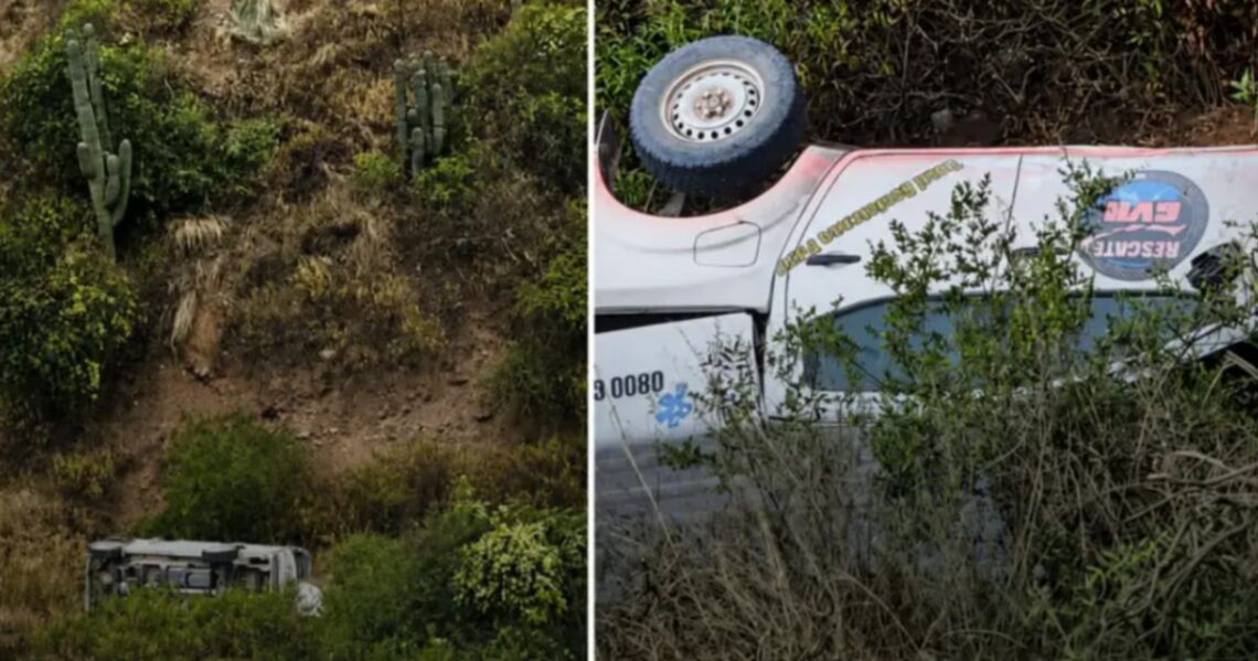 Una camioneta cayó 30 metros por un barranco en Salta y sus ocupantes sobrevivieronEl vehículo, utilizado para tareas mineras, perdió el control en un tramo peligroso a la altura del kilómetro 38 de la ruta 33, en El Maray