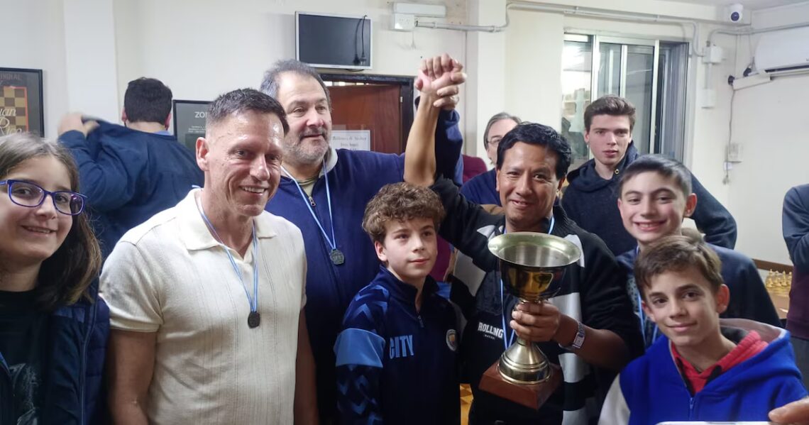 Peter Thiel, el magnate tecnológico que se instaló en Buenos Aires, jugó un torneo de ajedrez en el Abasto: salió terceroEl fundador de PayPal y Palantir, entre otras firmas “Tech”, sorprendió este fin de semana al participar en un torneo de ajedrez en el semillero de Faustino Oro