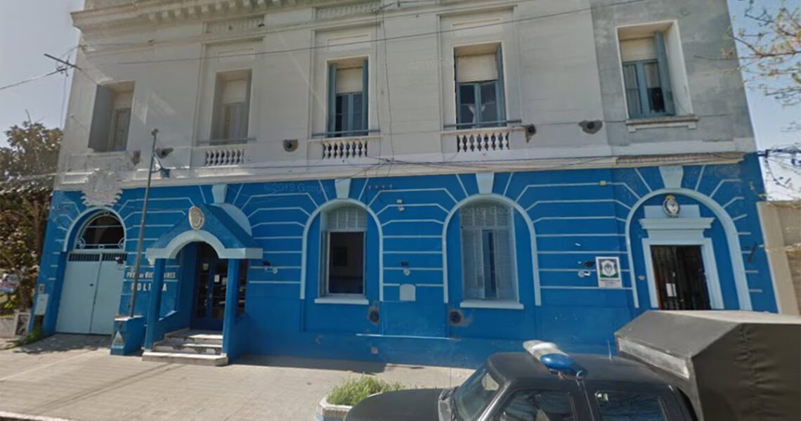 Encontraron restos de cocaína en la mochila del hermano menor de la nena intoxicada en Bahía Blanca BlancaUna directora escolar detectó una cuchara con un polvo blanco entre las pertenencias del niño de 7 años. La Justicia investiga el caso junto a la causa principal