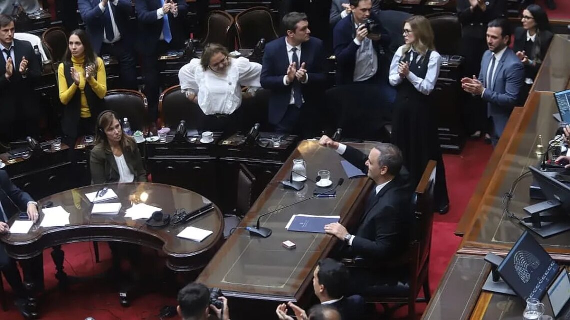 Dos convocatorias a sesión en Diputados: La Libertad Avanza se anticiparía a la oposición en un guiño a Manuel Adorni