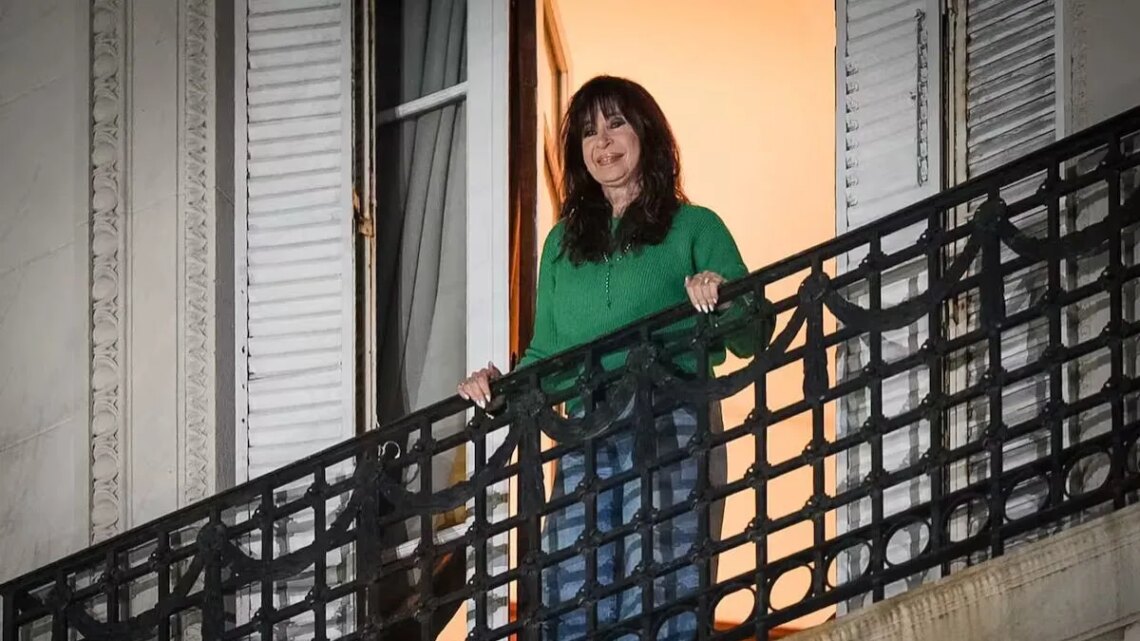 Cristina Kirchner seguirá con tobillera electrónica: la Justicia rechazó sus pedidos para flexibilizar la prisión domiciliaria