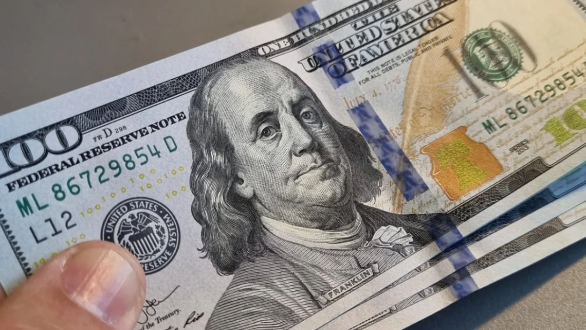 El dólar profundiza la baja mientras el mercado pone el foco en el nuevo REM