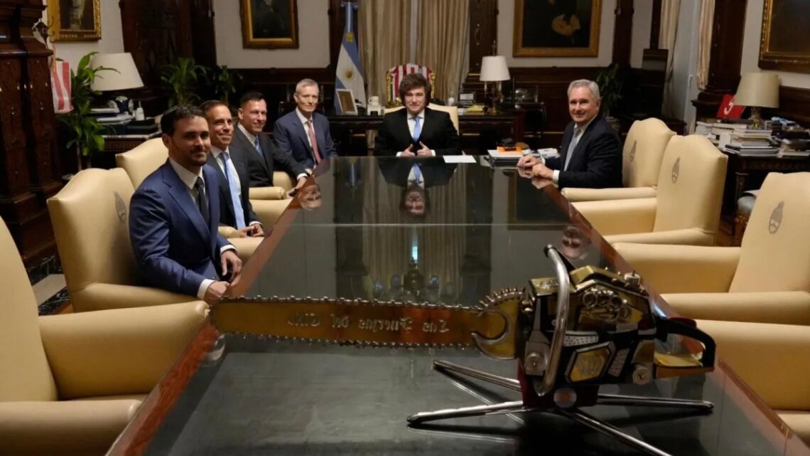 El Gobierno oficializó como embajador al traductor presidencial Walter Kerr