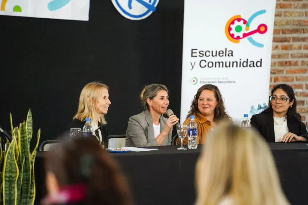 El CGE presentó la edición 2026 del programa Escuela y Comunidad