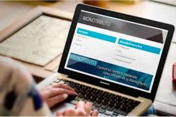 El Gobierno no planea modificar Ganancias ni el Monotributo