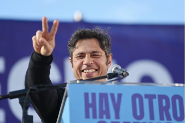 Kicillof acelera su armado político y suma nuevos frentes rumbo a 2027