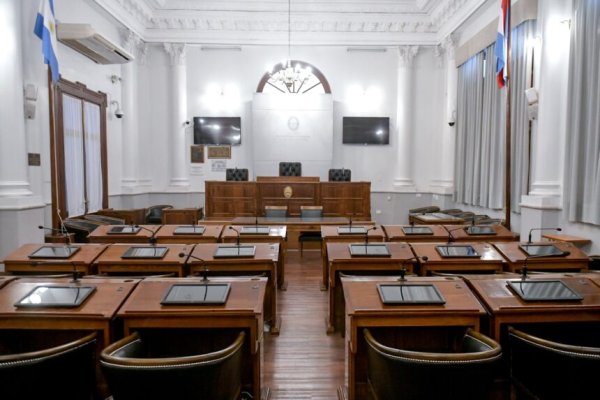 Ingresa al Senado la reforma previsional y el oficialismo negocia a qué comisiones la girará 