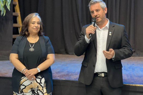 La hija de la directora departamental de escuela de Colón mantiene 10 horas cátedra sin título registrado y sin alumnos