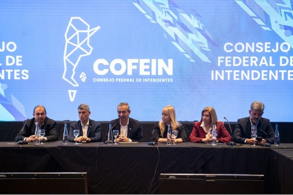 Reclamo por recursos retenidos a municipios. Romero participó del Cofein