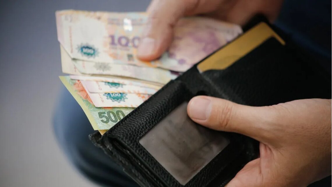 La economía enfrenta fuertes contrastes en el consumo