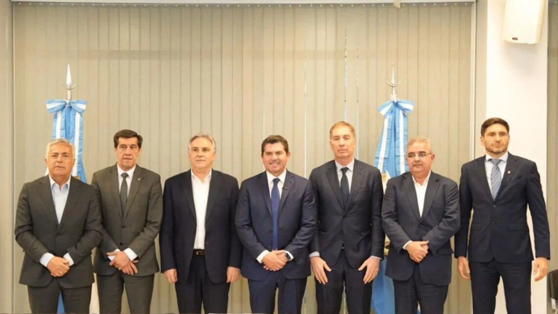 Diego Santilli sumó una foto robusta con gobernadores de distintas fuerzas en San Juan