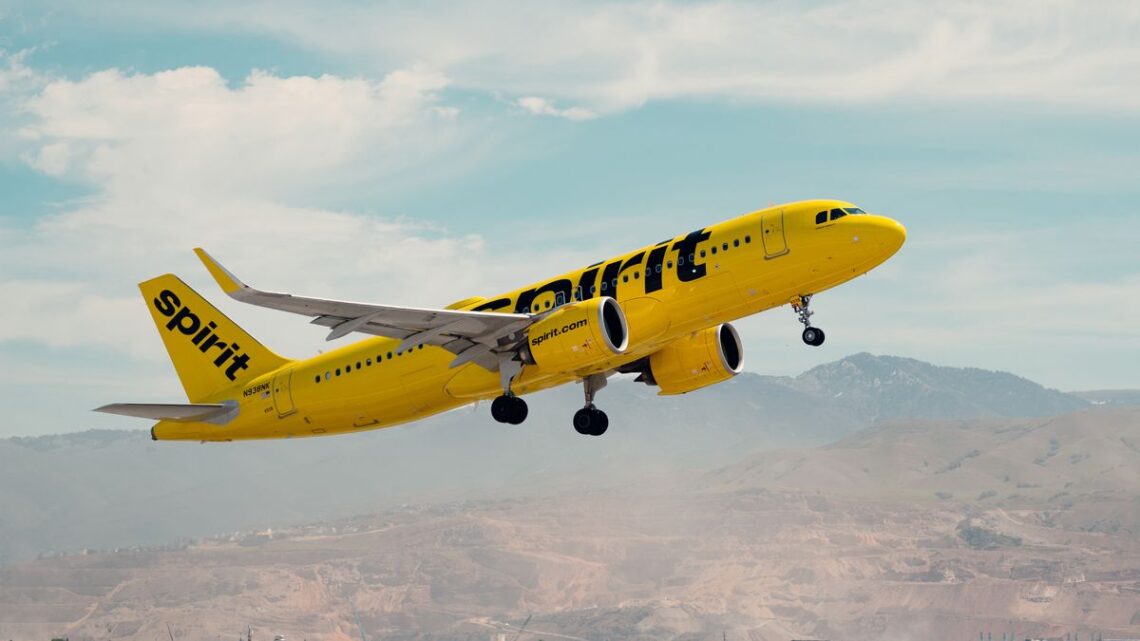 Una reconocida aerolínea lowcost anunció el cierre de sus operaciones: cómo afectará a los viajeros y a los precios de los vuelos
