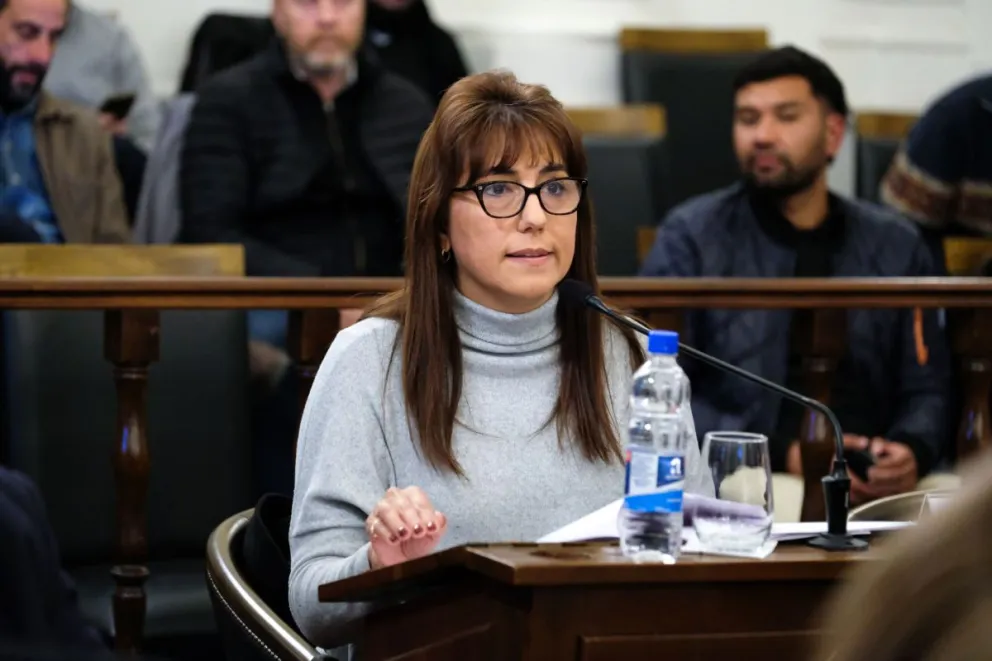 Concejales y autoridades del PJ de Feliciano piden la expulsión partidaria de la Senadora Domínguez