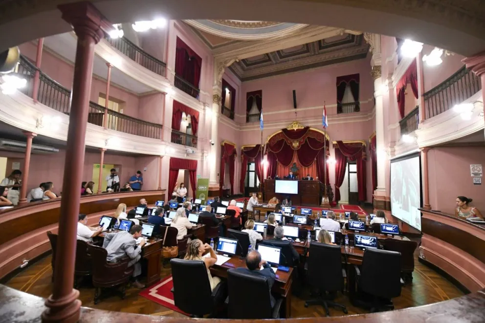 Funcionario capacitará a Diputados sobre los desafíos de consumos digitales