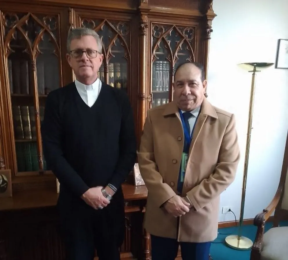 Un entrerriano gestiona una histórica audiencia con el Papa León XIV para visibilizar la crisis humanitaria en Annobón