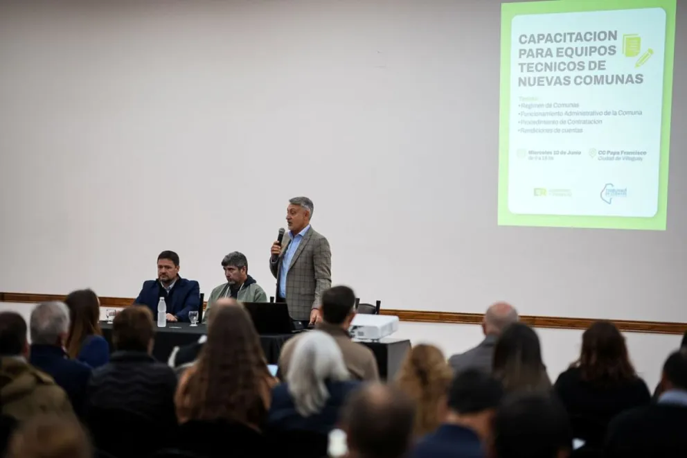El gobierno fortalece la gestión de las nuevas comunas con capacitación técnica y administrativa