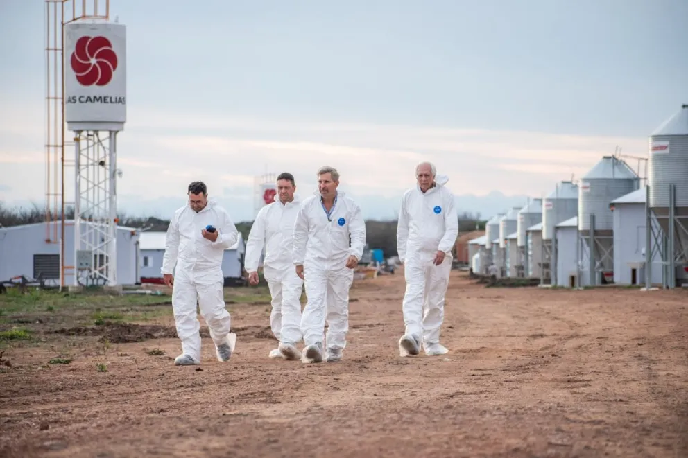Frigerio recorrió la planta avícola Las Camelias en Villaguay