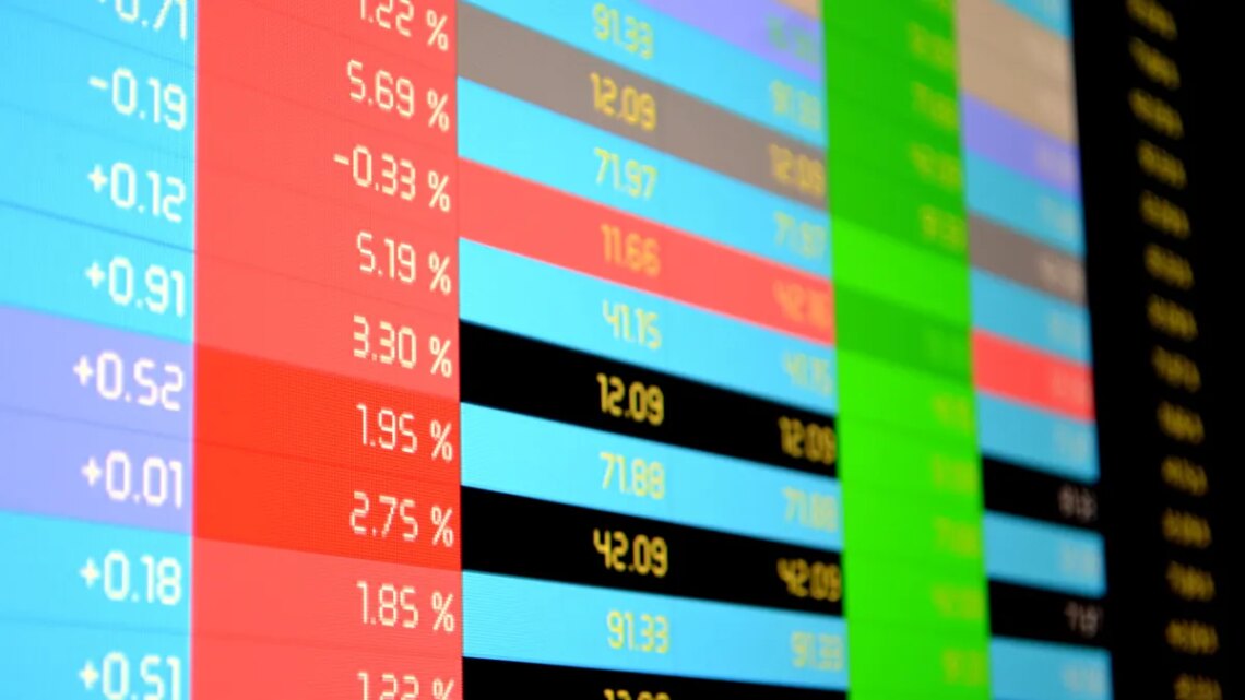 Las acciones europeas operan con volatilidad, mientras el petróleo vuelve a acercarse a los u$s80