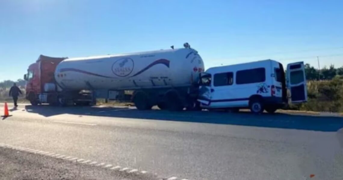 Fatal accidente en la autopista Rosario-Santa Fe: falleció el líder de una banda de cumbiaElías Morel de El Sabor de la Cumbia era un reconocido referente de la música tropical de la provincia. Perdió la vida tras chocar su furgoneta contra un camión cisterna